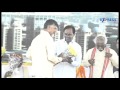 Chandrababu presents bouquet to KCR