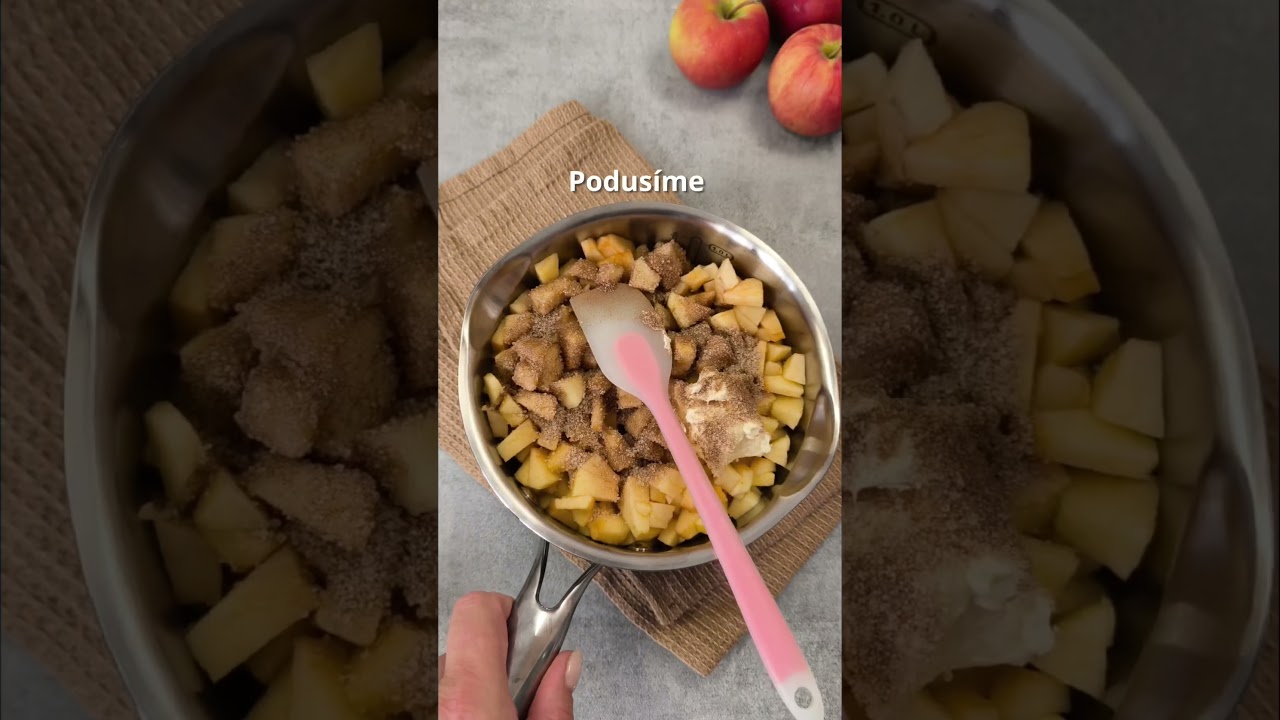 Využijte zbylé palačinky a doplňte je tvarohovým krémem, dušenými jablky a křupavou drobenkou