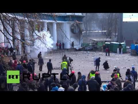 Street battles rage on as Kiev protesters go to war with police