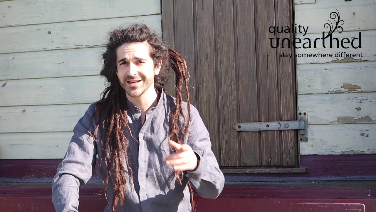 Are there showers or baths on a glamping holiday?