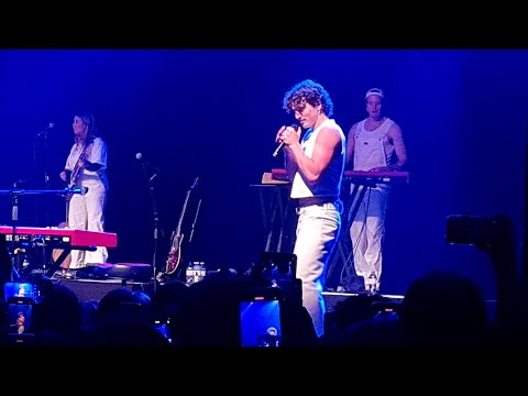 Benson Boone - Cry, live, Paris, 2024