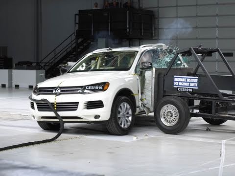 Видео краш-теста Volkswagen Touareg с 2010 года