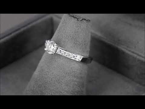 Кольцо для помолвки из белого золота с бриллиантами