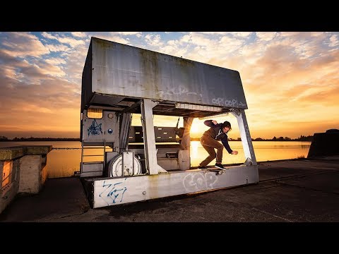 Crazy Fingerflipping | Skating with Sebastian Hofbauer
