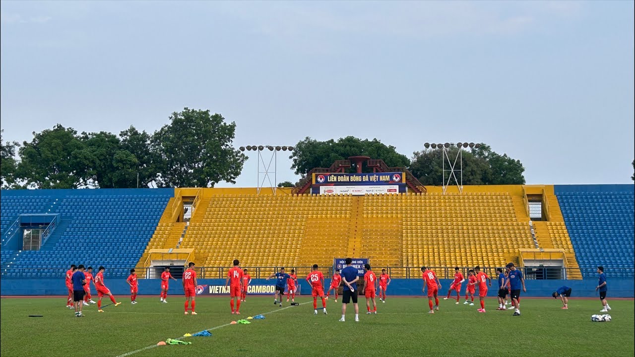 Trực tiếp tại Bình Dương: Duy Mạnh, Hai Long vắng mặt trong buổi tập của đội tuyển Việt Nam