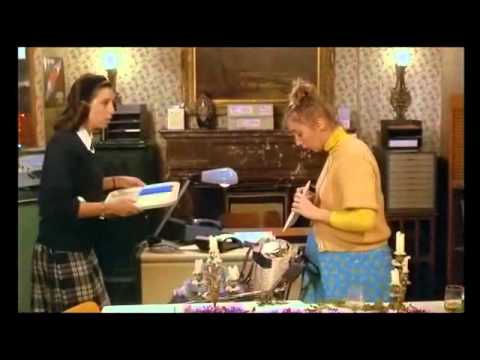 Le père Noël est une ordure - Katia : il déjeune ?!