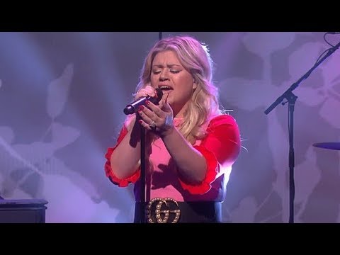 Kelly Clarkson - 'I Don't Think About You' LIVE on The Ellen Show 2018!