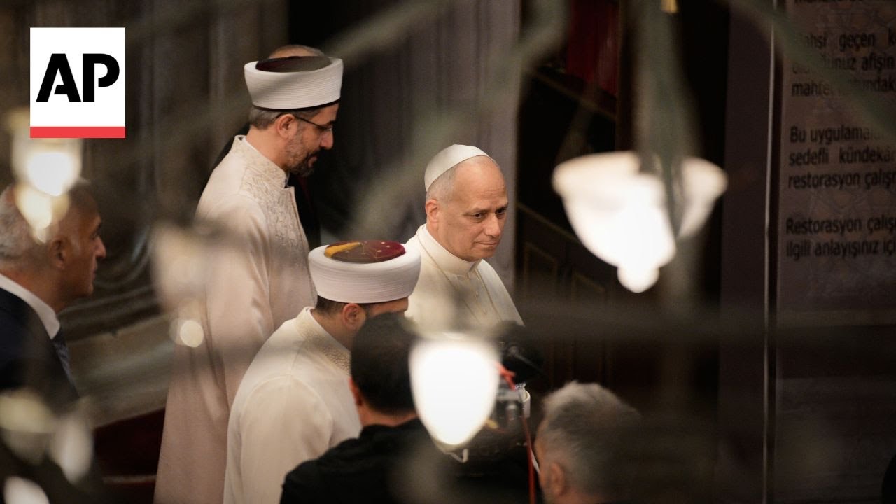 Pope Leo visits Sultan Ahmed Mosque in central Istanbul during his visit to Turkey
