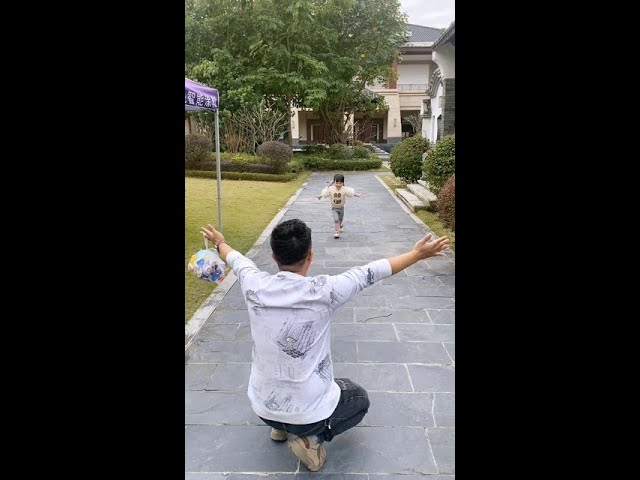 把女兒惹生氣了，慢慢哄吧😂 #喜愛度激勵計劃