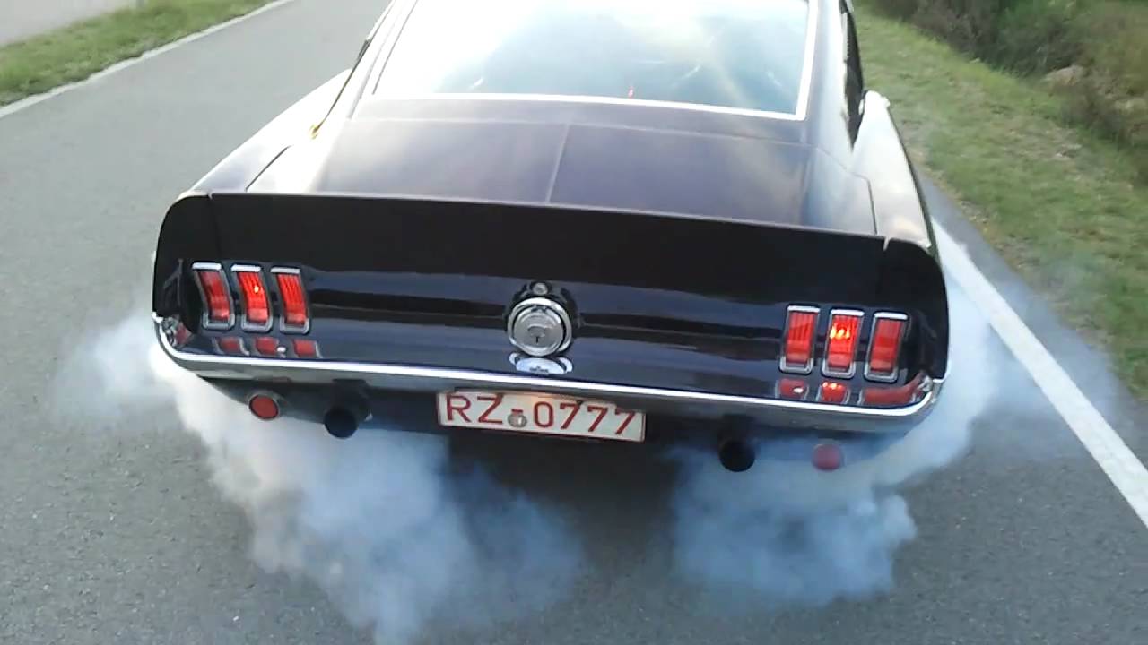 Extreme ford mustang 1968 fastback shelby burnout #2