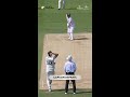 #PatCummins gives Australia a vital early breakthrough by dismissing #Bavuma | #WTCFinal