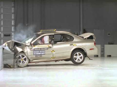 Видео краш-теста Nissan Maxima 2000 - 2004