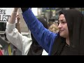 Pro-Palestinian protesters show up for Israel Independence Day ceremony in Chicago  - 01:04 min - News - Video