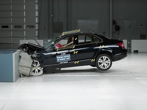 Video Crash Test Mercedes Benz C-CLASS W204 sedan 2007