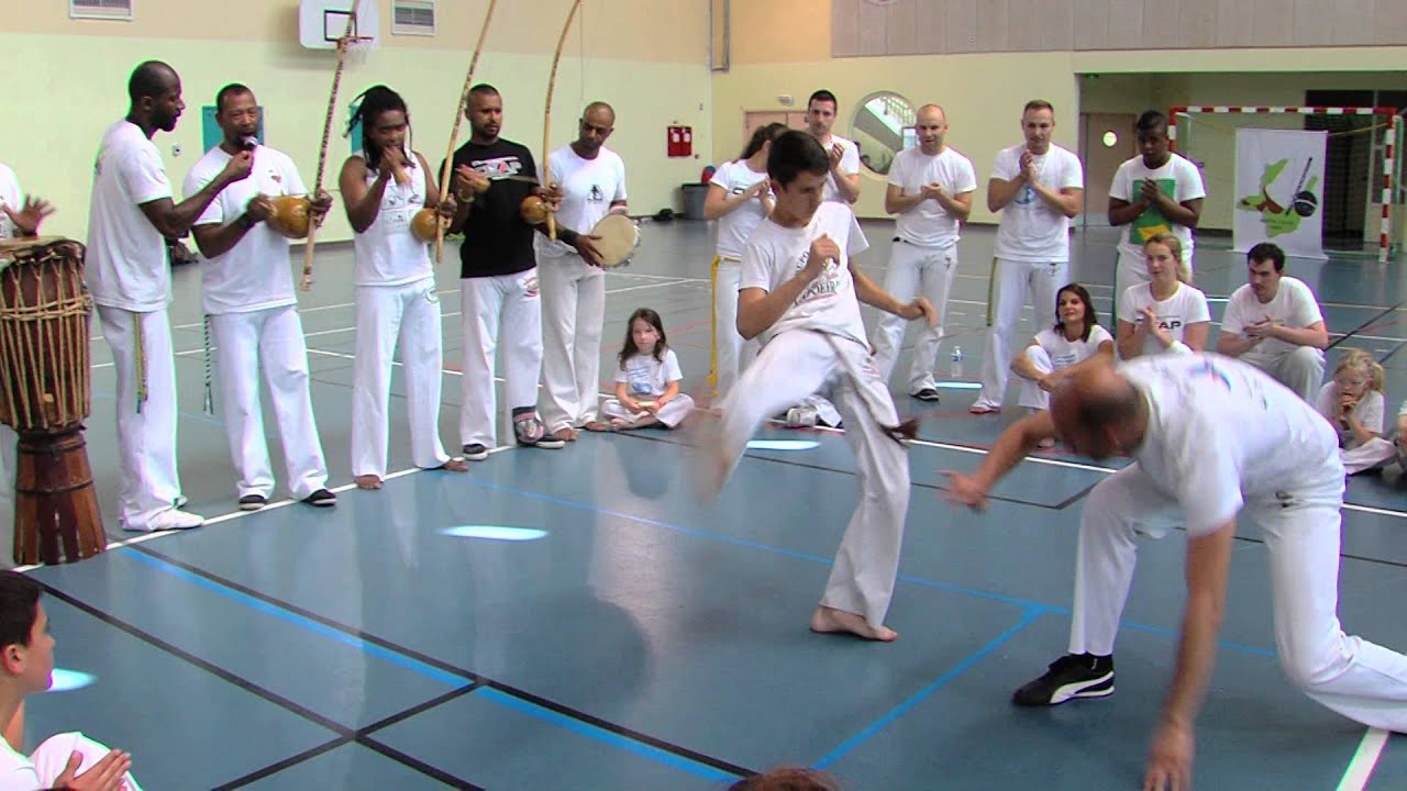 Les capoeiristes d’Elancourt passent leur grade