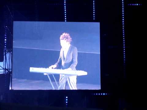 Heechul kisses Henry