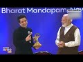 PM Modi Honors Ranveer Allahbadia (BeerBiceps) at National Creators Award | News9  - 02:39 min - News - Video