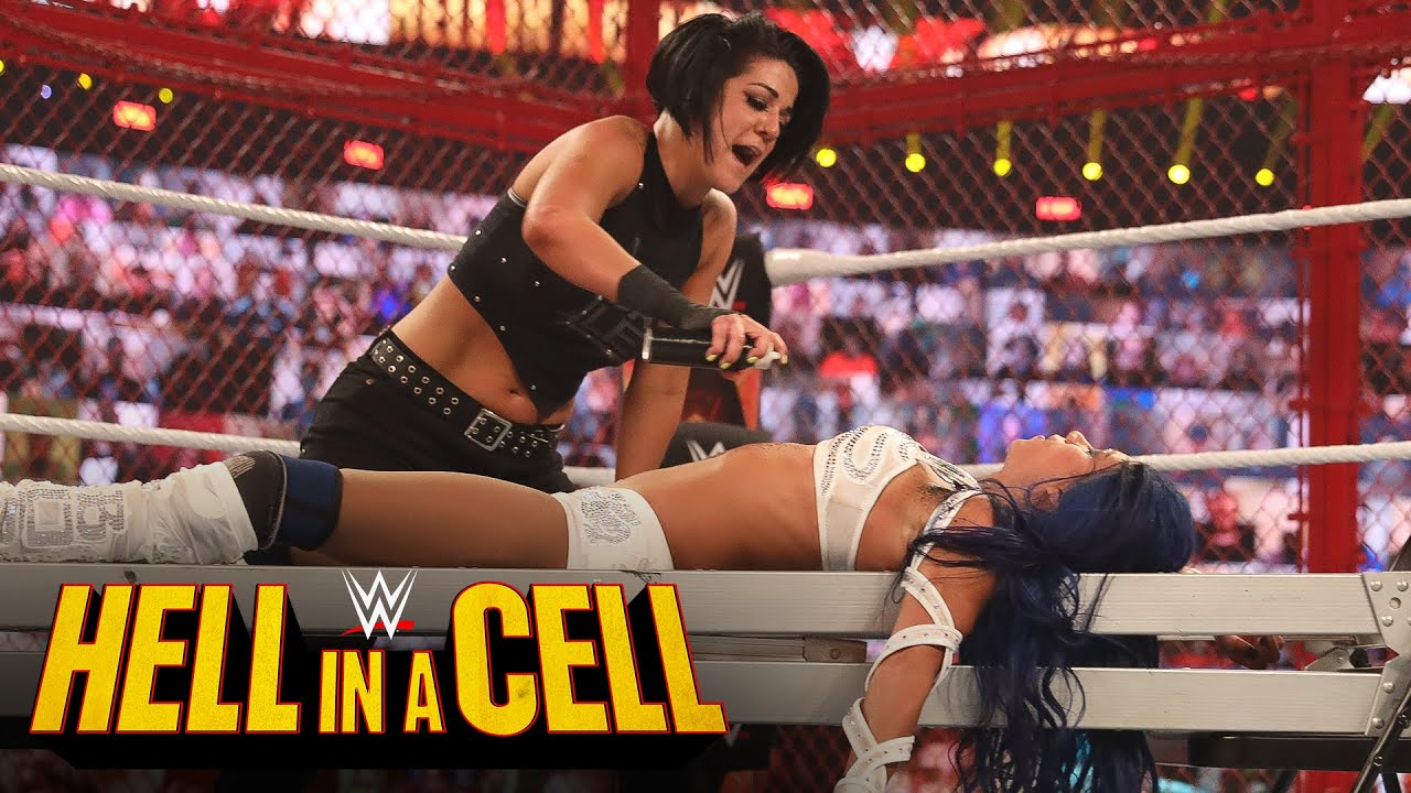 Video Wwe Hell In A Cell Sasha Banks Vs Bayley Smackdown Women S