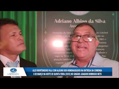 ALEX MONTENEGRO FALA COM ALGUNS DOS HOMENAGEADOS NA ENTREGA DA COMENDA 6 DE MARÇO EM HORIZONTE.