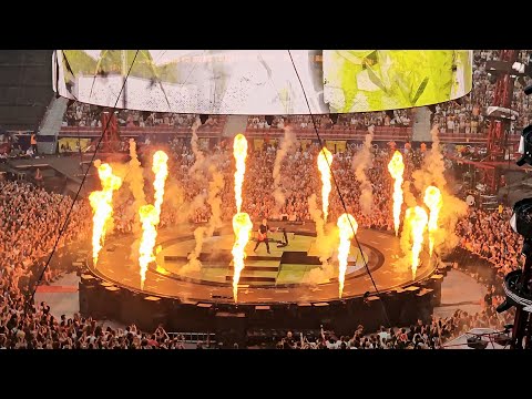 ED SHEERAN - Castle on the Hill / BLOW (Live in Madrid) 4K
