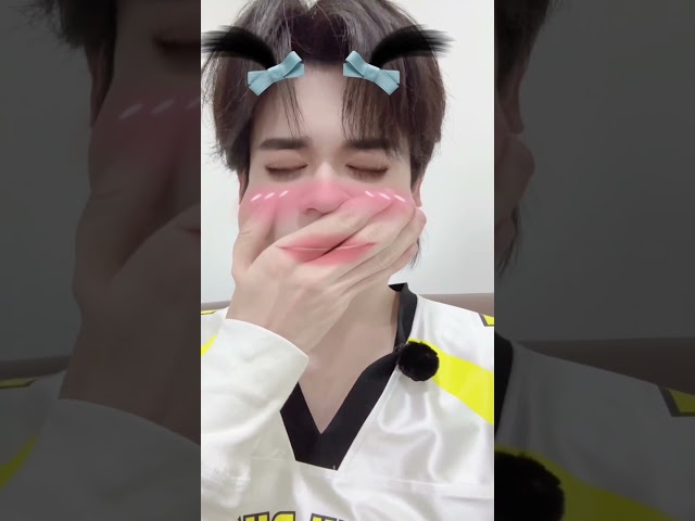 【TNT时代少年团 宋亚轩】玩会手机😜