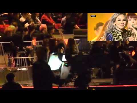 IKON F(X) RED VELVET AND BTS watching 2NE1 - Fire and I'm the Best at MAMA2015