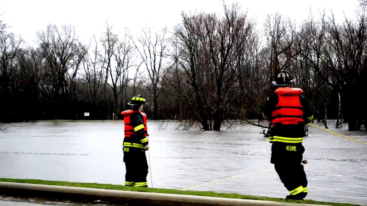 Fox River Flood 2013 April - Flooding in McHenry & Lake County, IL ...