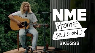 Skegss - &#39;Running From Nothing&#39; &amp; &#39;Fade Away&#39; | NME Home Sessions