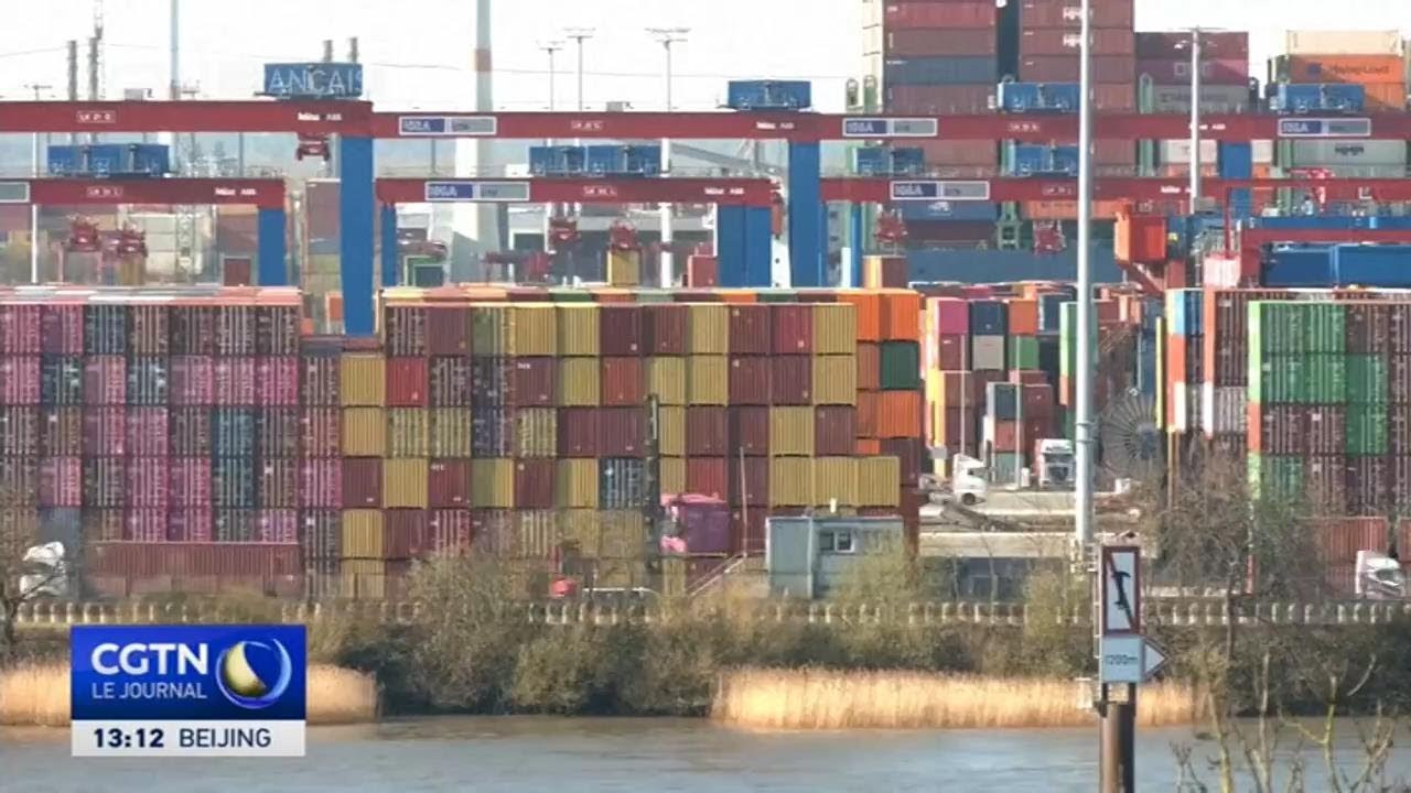 Les tarifs douaniers américains paralysent l'économie mondiale, selon plusieurs études