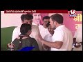 Live : Rahul Gandhi Reassurance To Emotional Women At Mangolpuri | Delhi | V6 News  - 00:00 min - News - Video