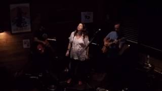 Jenn Howard, I&#39;m No Good live at the rusty nail