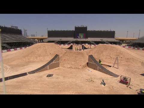 Track Preview w Tom Pagès - Red Bull X-Fighters World Tour 2013 Dubai 