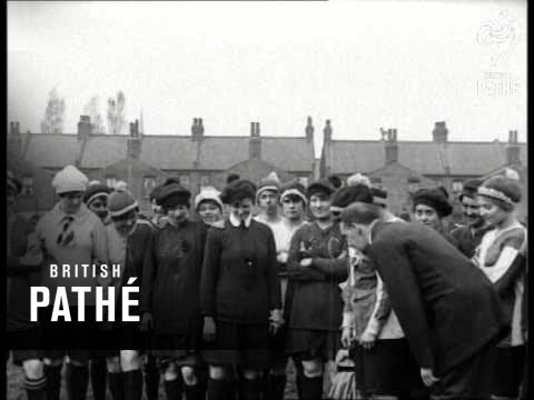 Ladies Football Match (1914-1918)