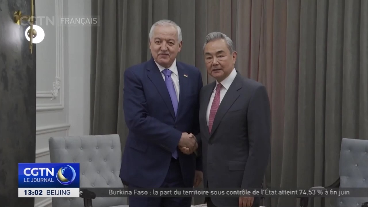Wang Yi rencontre son homologue tadjik à Cholpon-Ata, au Kirghizistan