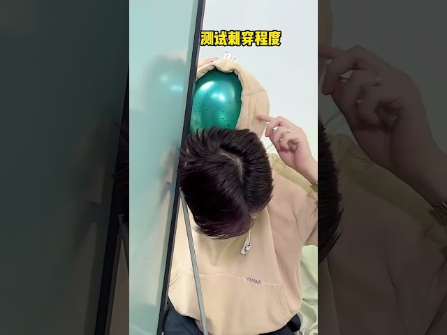 当我让女友打爆得我的气球假头，看看她什么反应！#搞笑 #整蛊 #funny