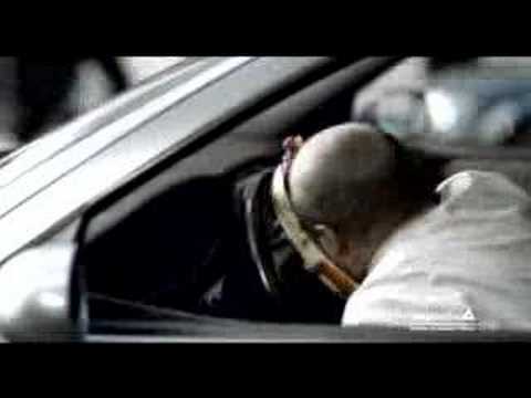 不要在車上吃東西！ Do not eating in car!