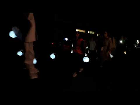 Przemarsz z lampionami przez Pogrzebień w ramach "Noc świateł, czyli cudowna moc bajki"