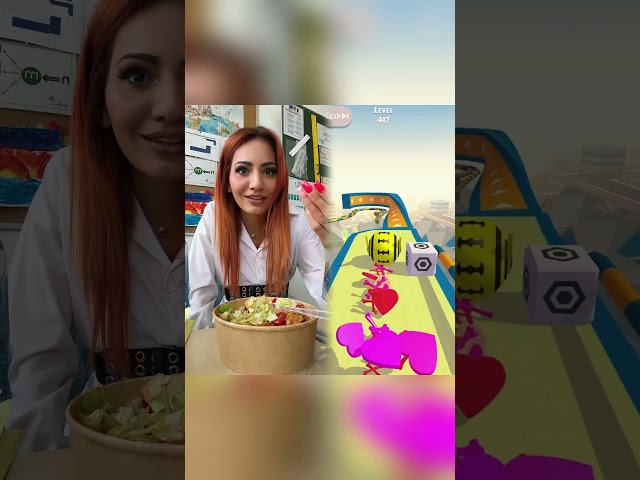 Je mange les restes de ma salade d’hier ! Et apres dessert ! #story #storytime #ecole #prof #school