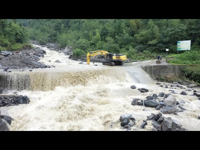 Rapid response to torrential rainfall ensures public safety in Mianyang