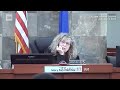 Man jumps bench and attacks judge in court  - 04:05 min - News - Video