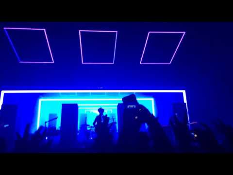 The 1975 // Robbers live, the O2 arena, London, 16.12.2016