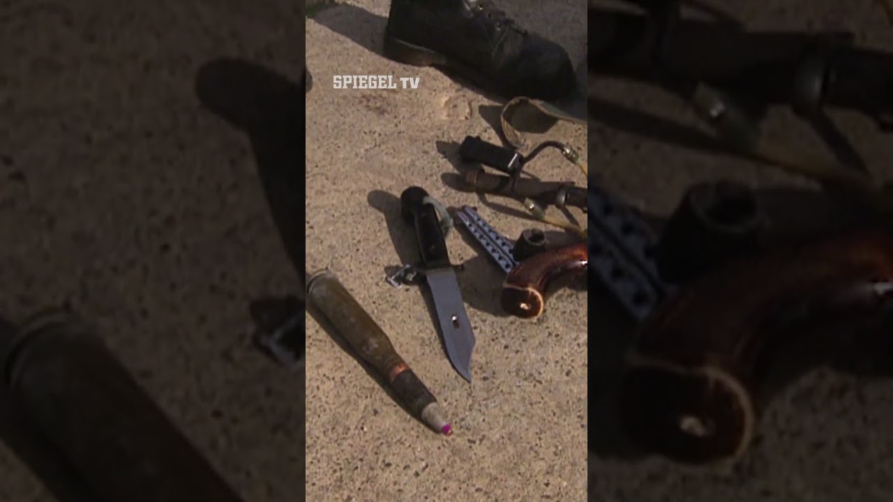 Im Verhör: Kalaschnikows, Messer & Co. — Die Waffen der Neonazis nach der Wende | SPIEGEL TV Shorts