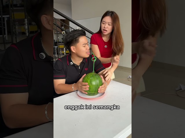 sembunyiin makanan