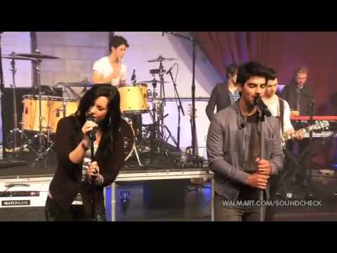 Demi Lovato & Joe Jonas "Wouldn´t change a thing"- Live on Walmart Soundcheck