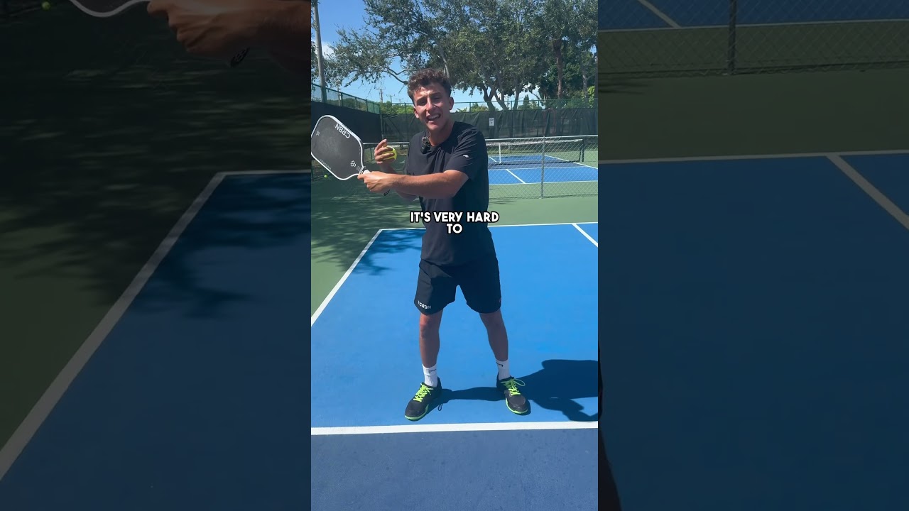 When to use 1 or 2 hands in a firefight during a hands battle! #pickleball #pickleballtips