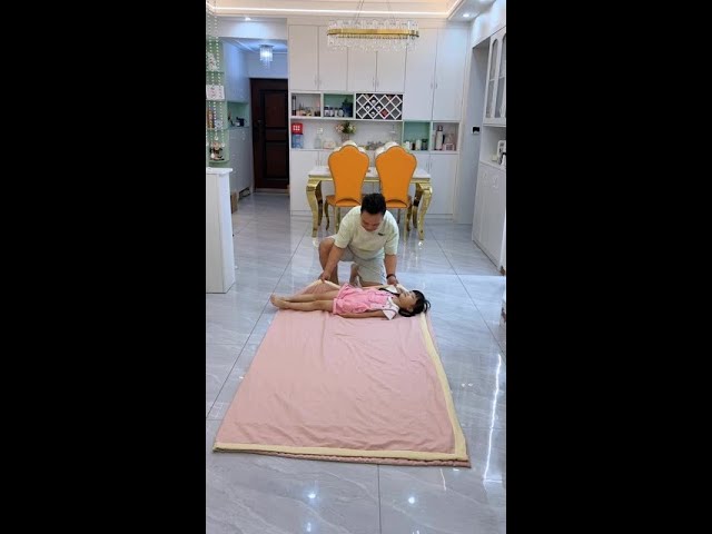 哥哥整天手機不離手，還是父女倆有辦法呀😂 #喜愛度激勵計劃 #快成長計劃 #潮流生活成長之星
