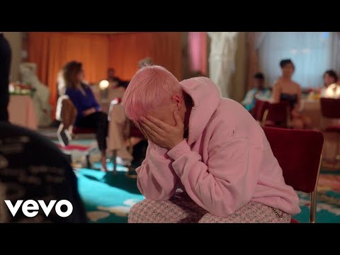 Justin Bieber & benny blanco - Lonely (Music Video)