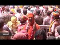 Banke Bihari Mandir Holi Celebration: देश-विदेश से कान्हा संग होली खेलने पहुंचे श्रद्धालु |Holi 2024  - 04:56 min - News - Video