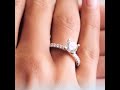 טבעת אירוסין משובצת יהלומים 1.02 קראט זהב לבן