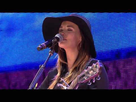 Kacey Musgraves - Merry Go 'Round (Live at Farm Aid 2013)